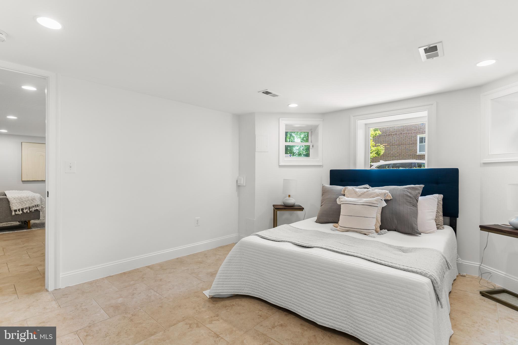 CAPITOL HILL - Residential