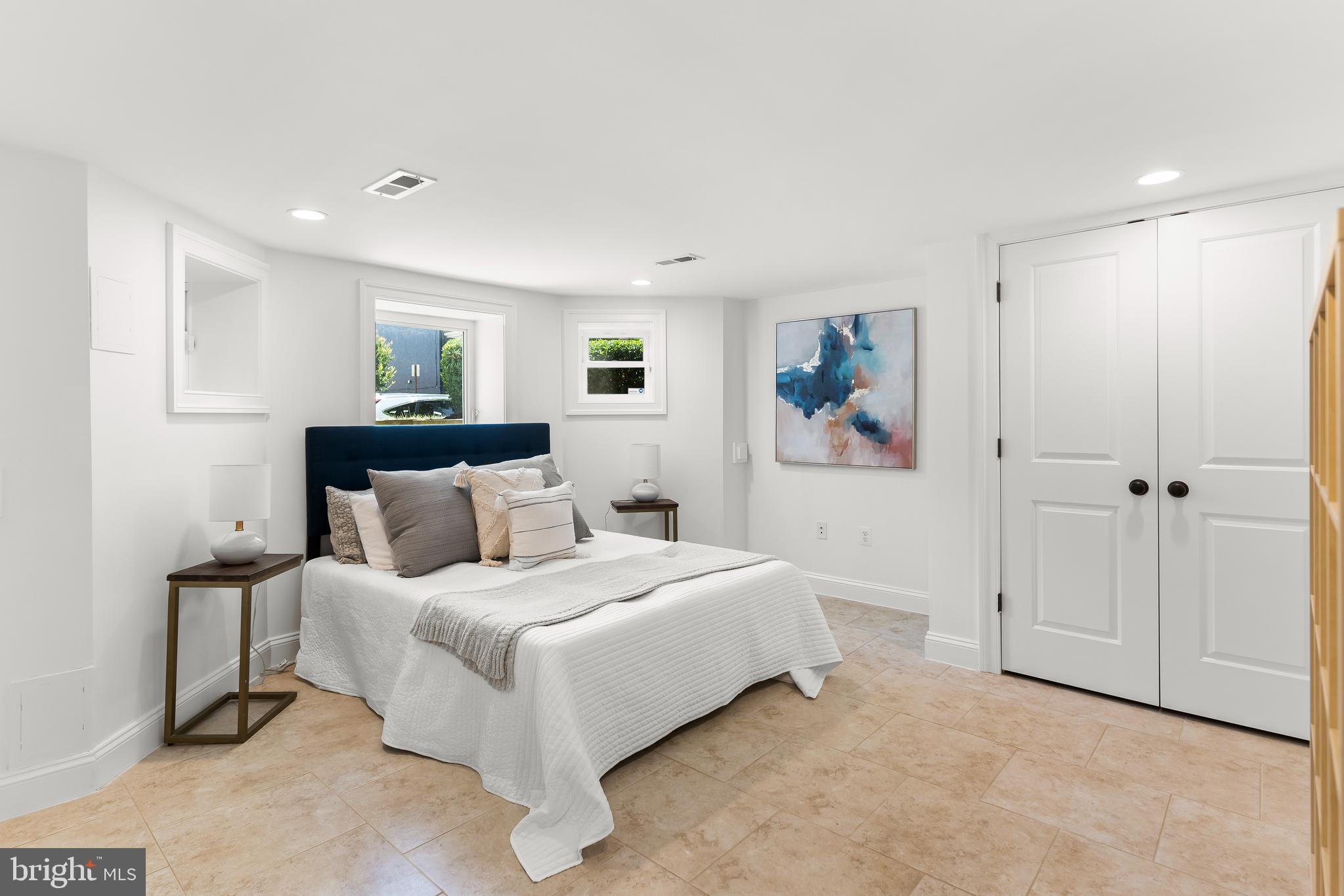 CAPITOL HILL - Residential