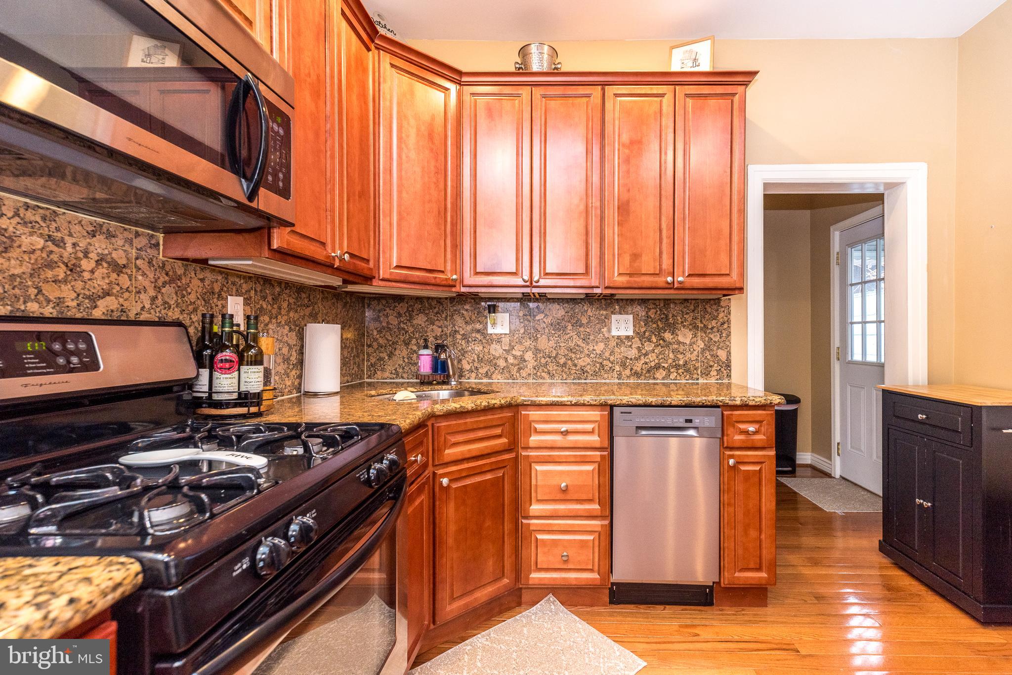 GIRARD ESTATES - Residential