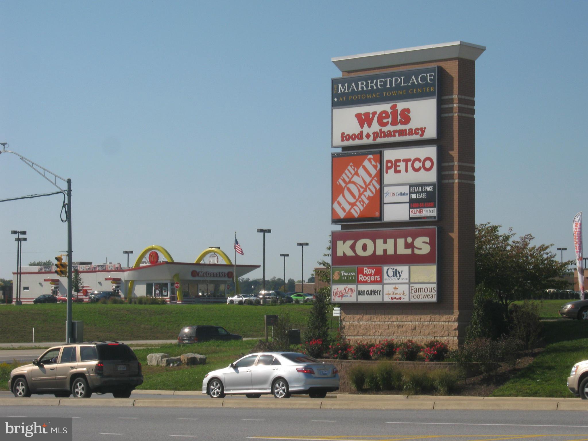 LAKELAND PLACE - Residential