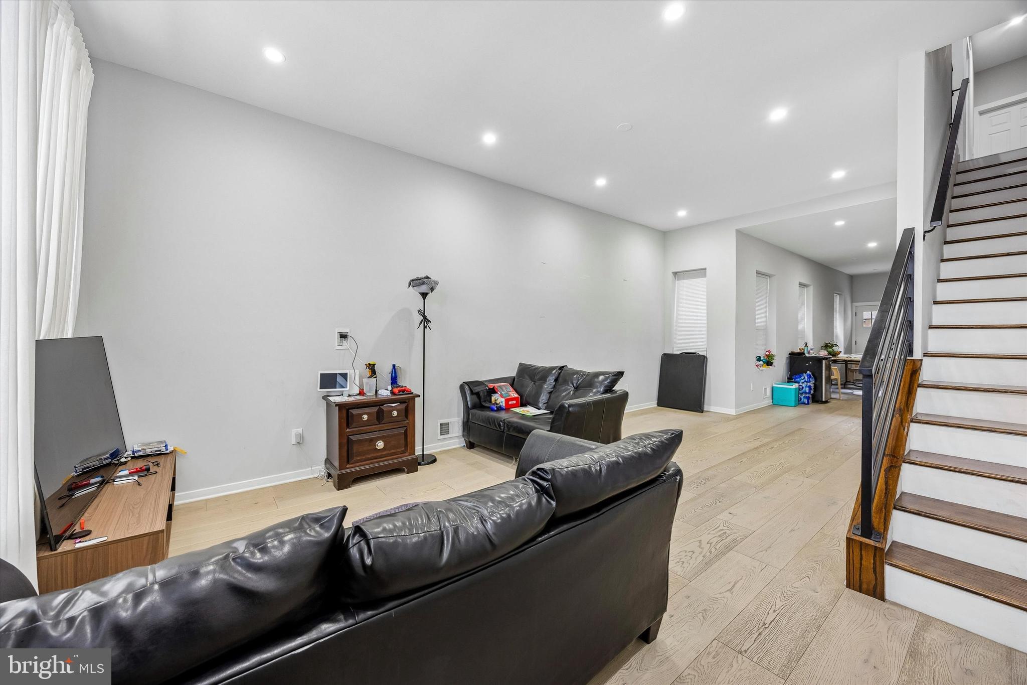 STRAWBERRY MANSION - Residential