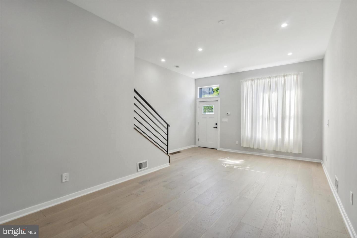 STRAWBERRY MANSION - Residential