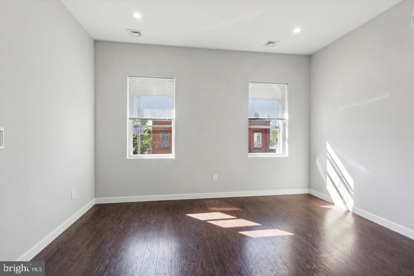 STRAWBERRY MANSION - Residential