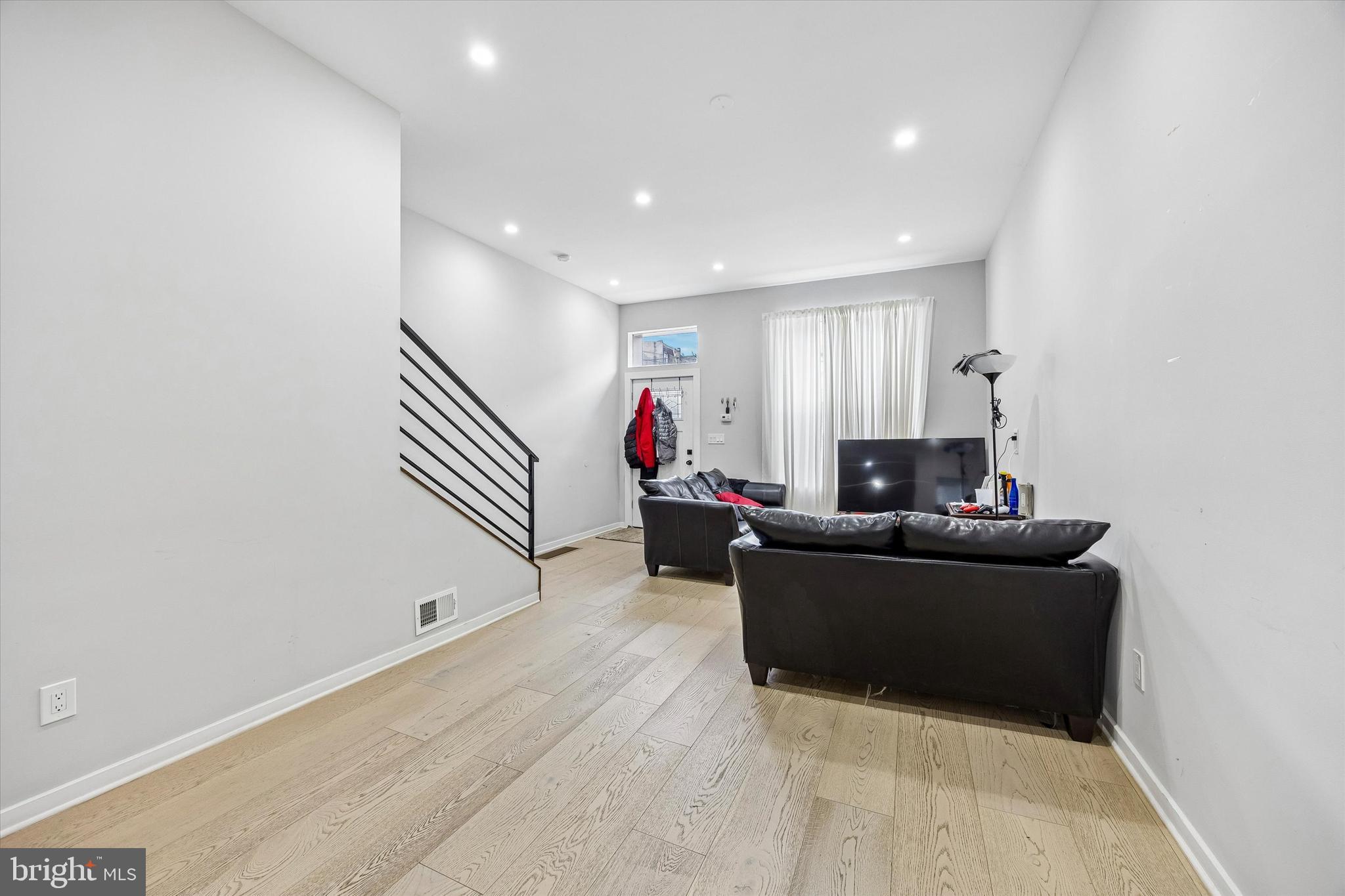 STRAWBERRY MANSION - Residential