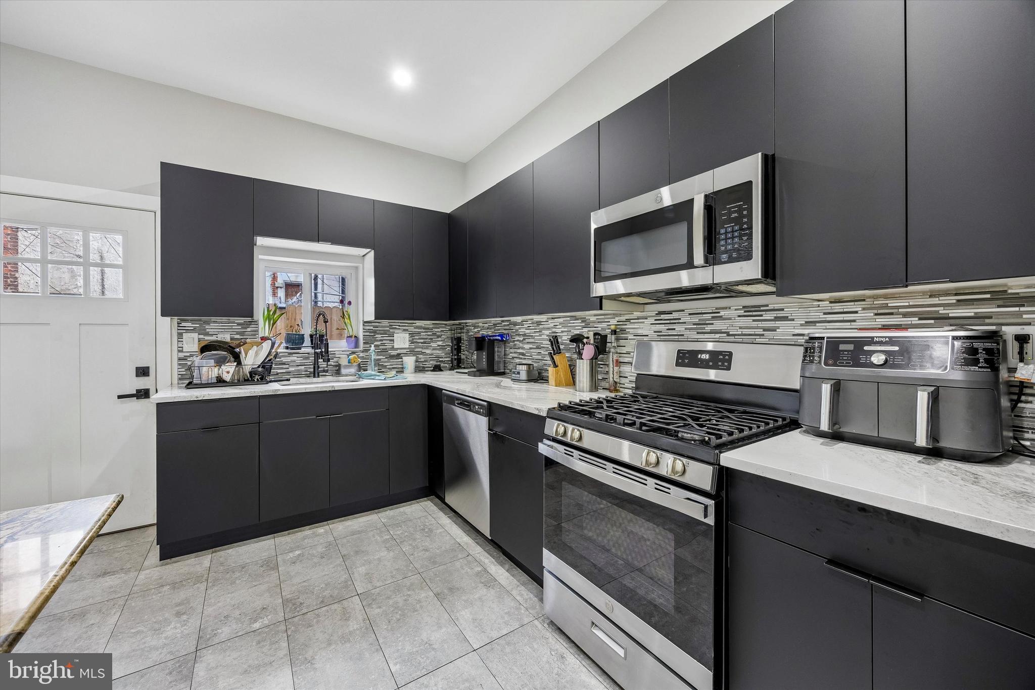 STRAWBERRY MANSION - Residential