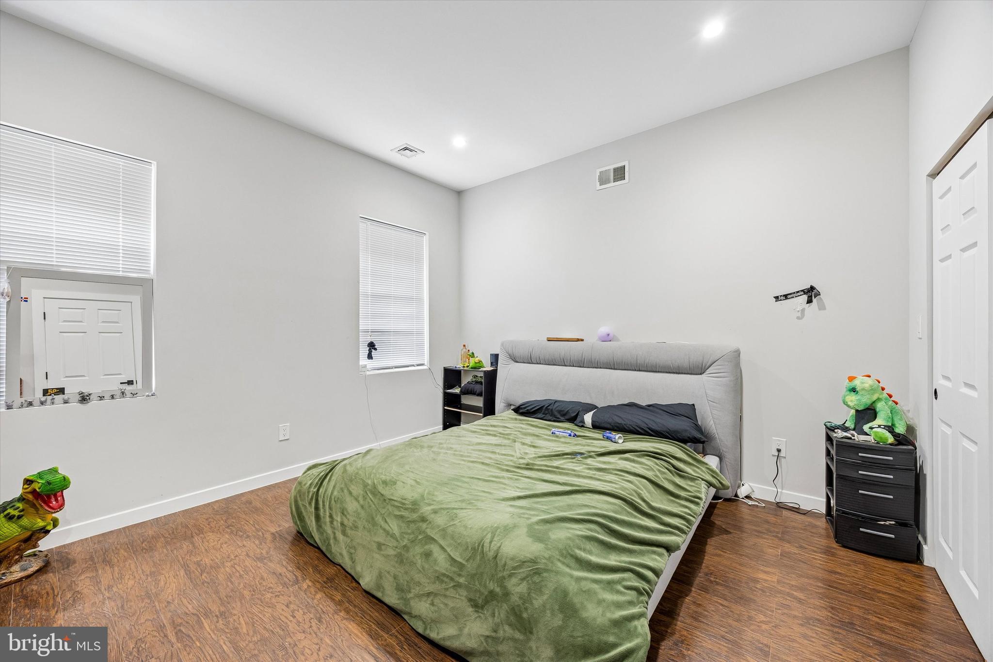 STRAWBERRY MANSION - Residential