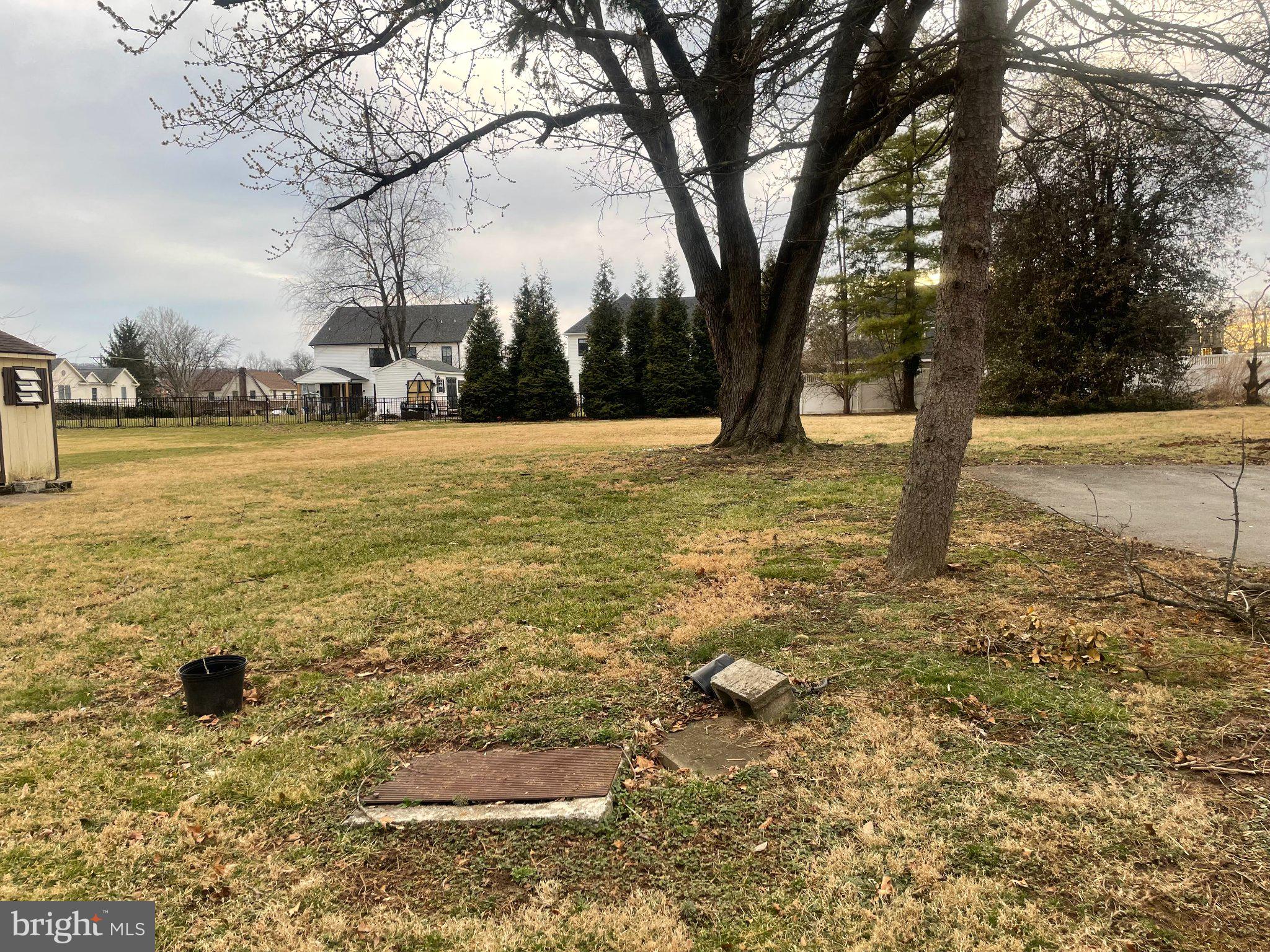 KING MANOR - Residential