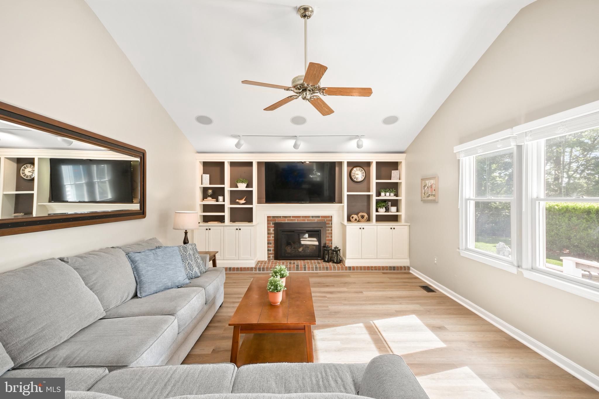 HOPE VALLEY HILLS - Residential