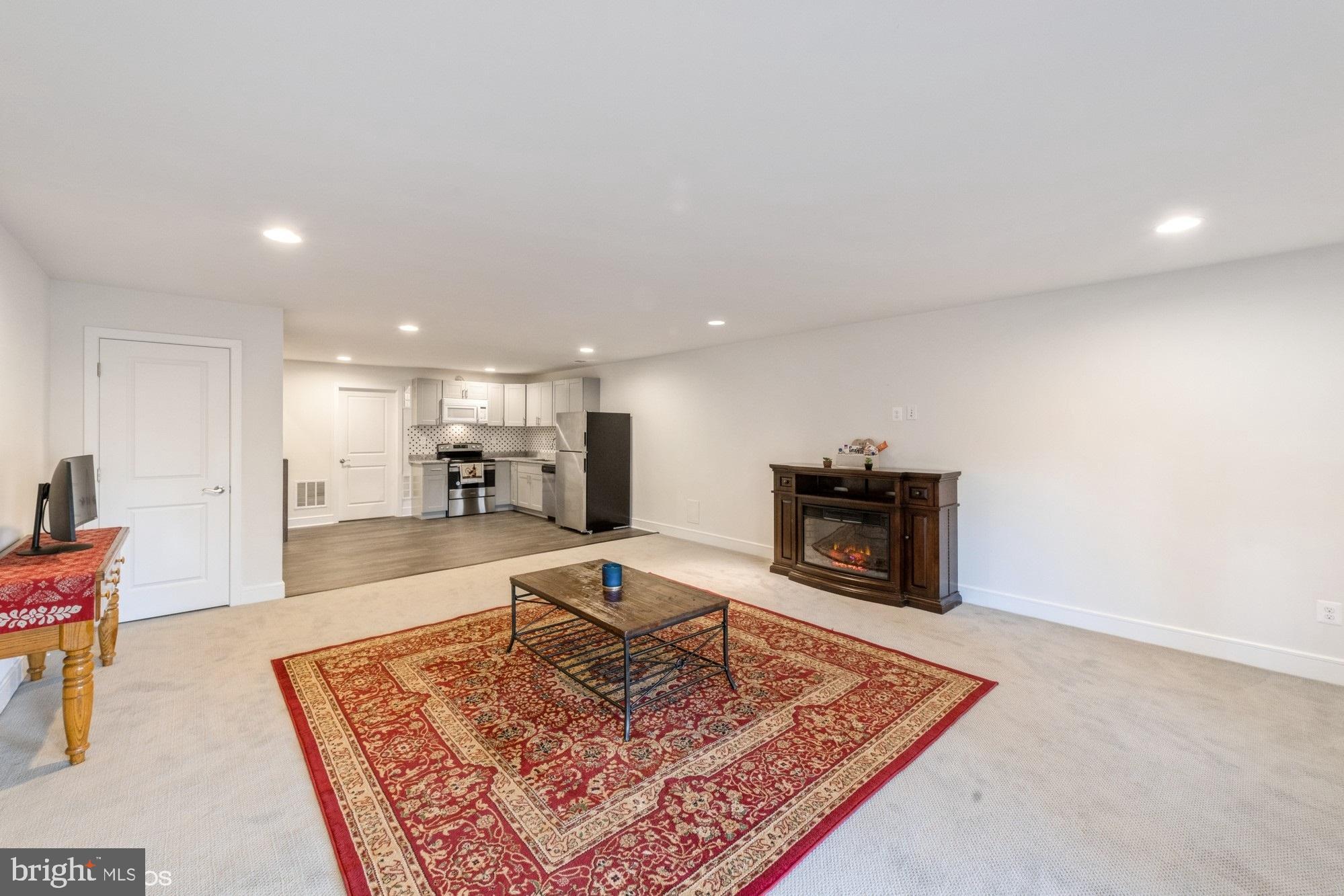 PROSPERITY PLAINS - Residential Lease