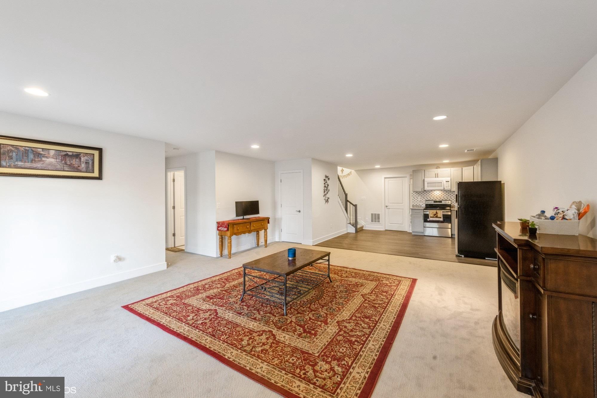 PROSPERITY PLAINS - Residential Lease