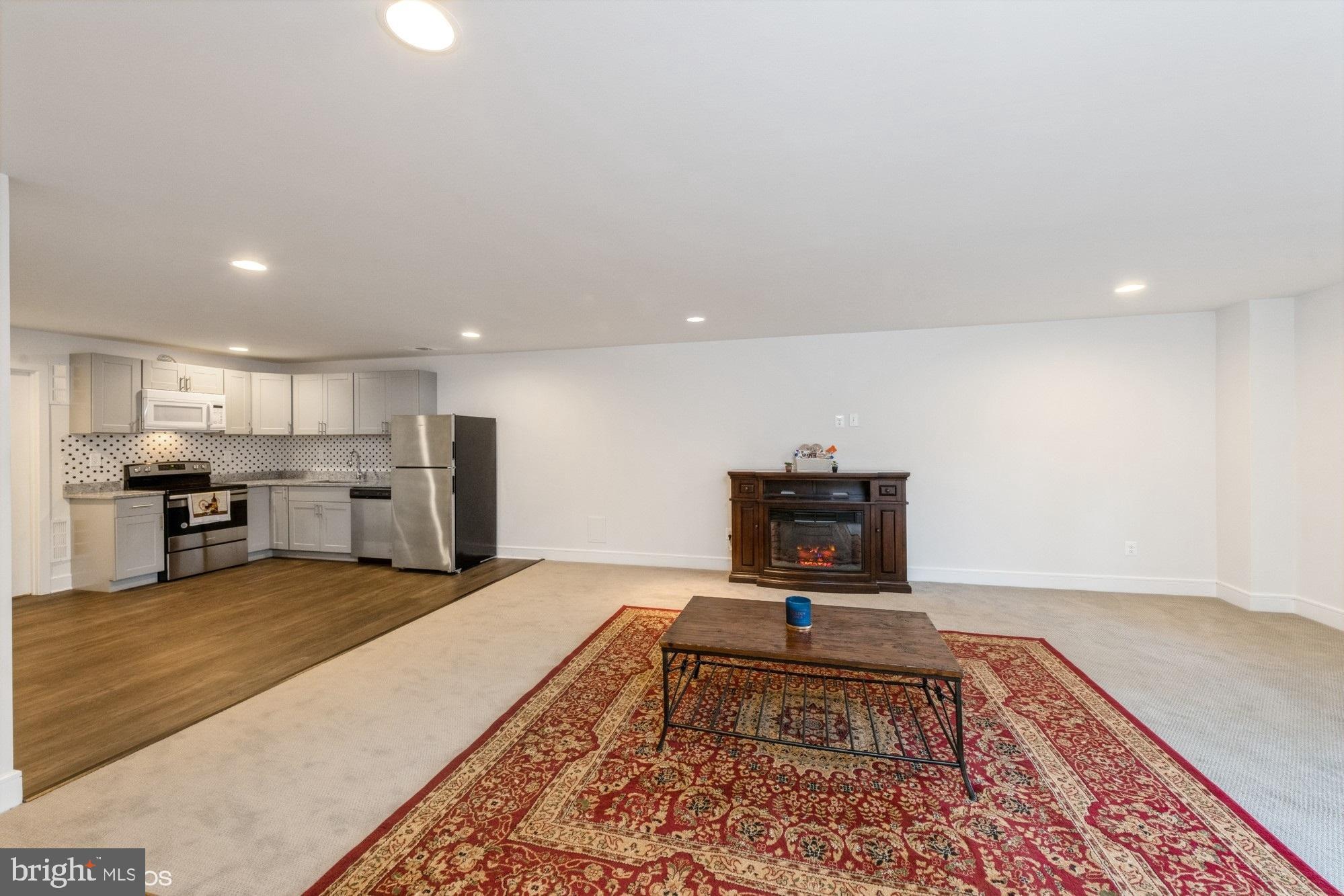 PROSPERITY PLAINS - Residential Lease