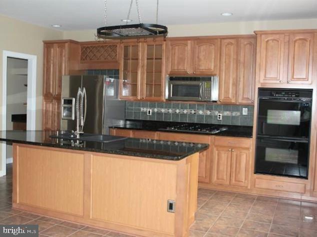 SOUTH RIDING - Residential Lease