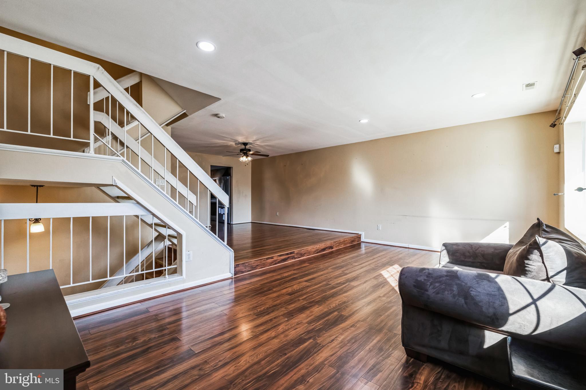 LAUREL LAKES PLAT 3 - Residential