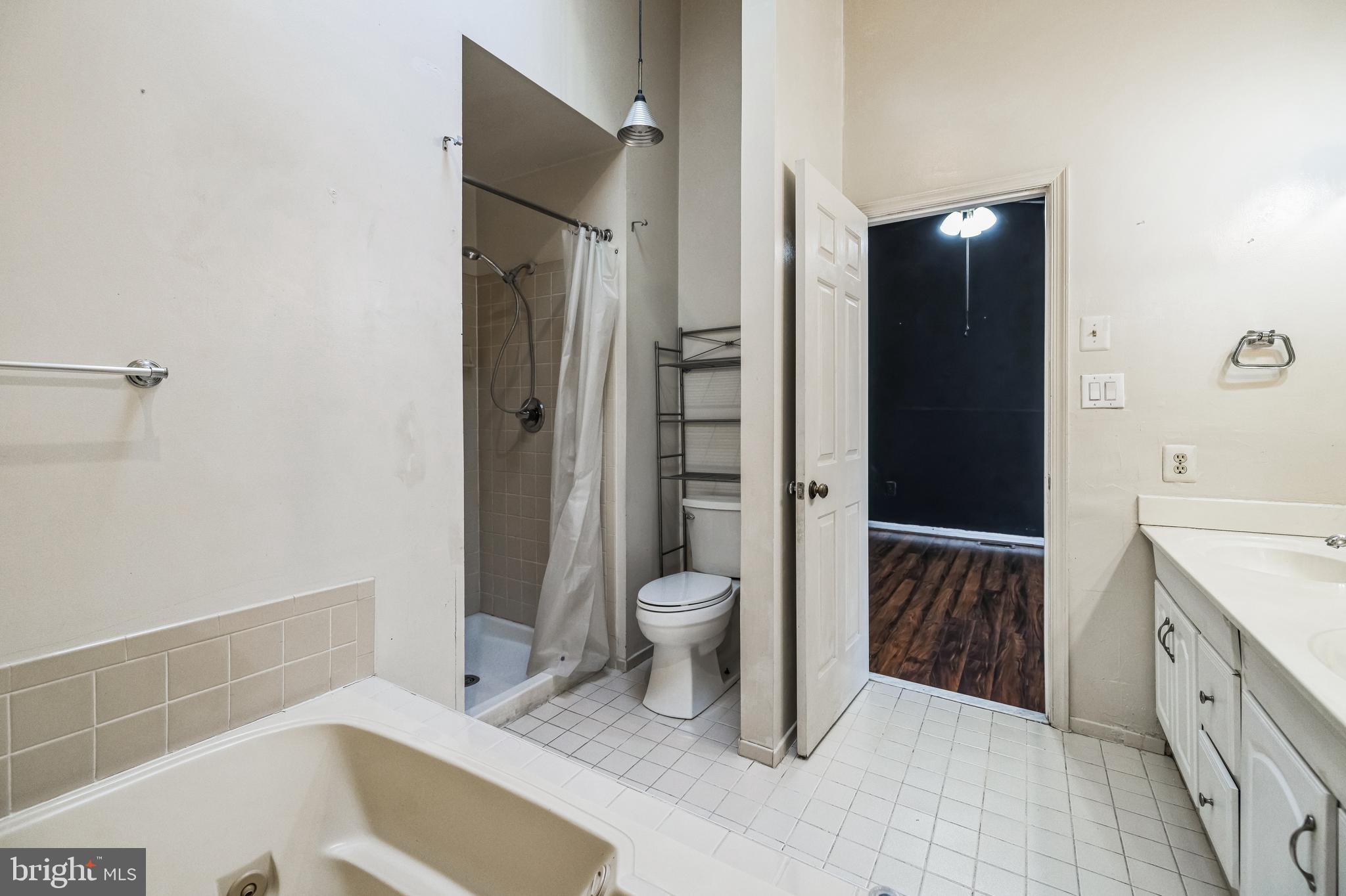 LAUREL LAKES PLAT 3 - Residential