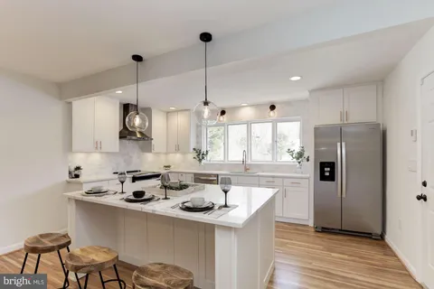 8524 Thornden Terrace, Bethesda, MD MLS: MDMC2180532