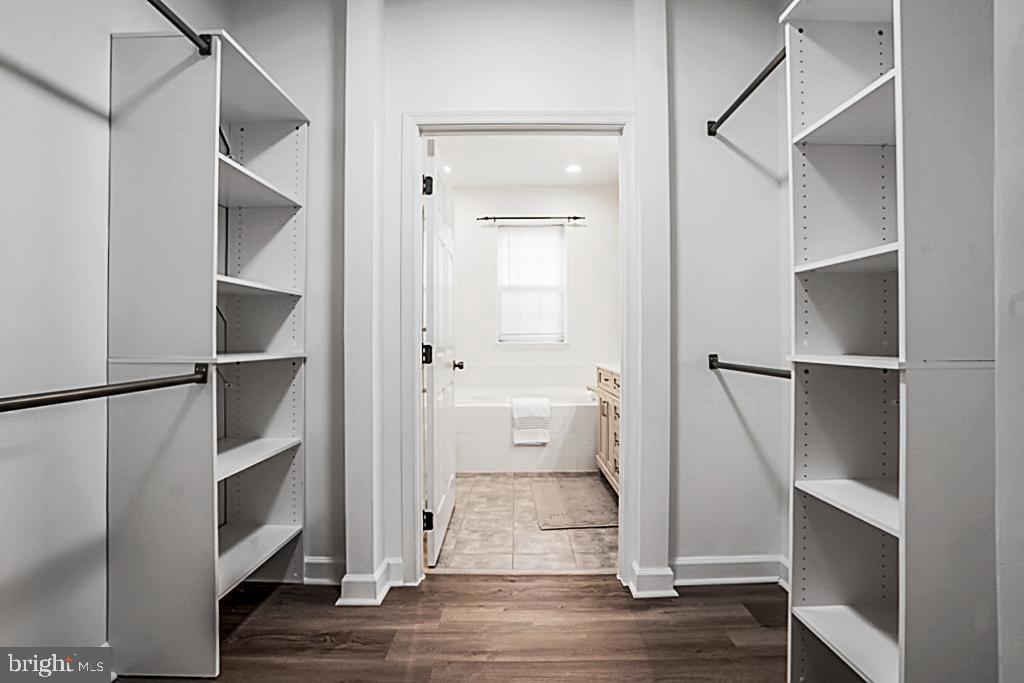 WOODLAND WALK - Residential