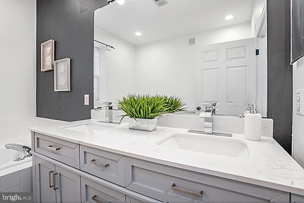 WOODLAND WALK - Residential