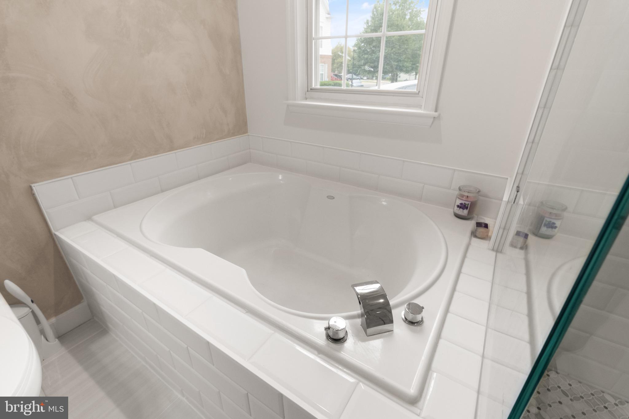 OVERLOOK CONDOMINIUM - Residential