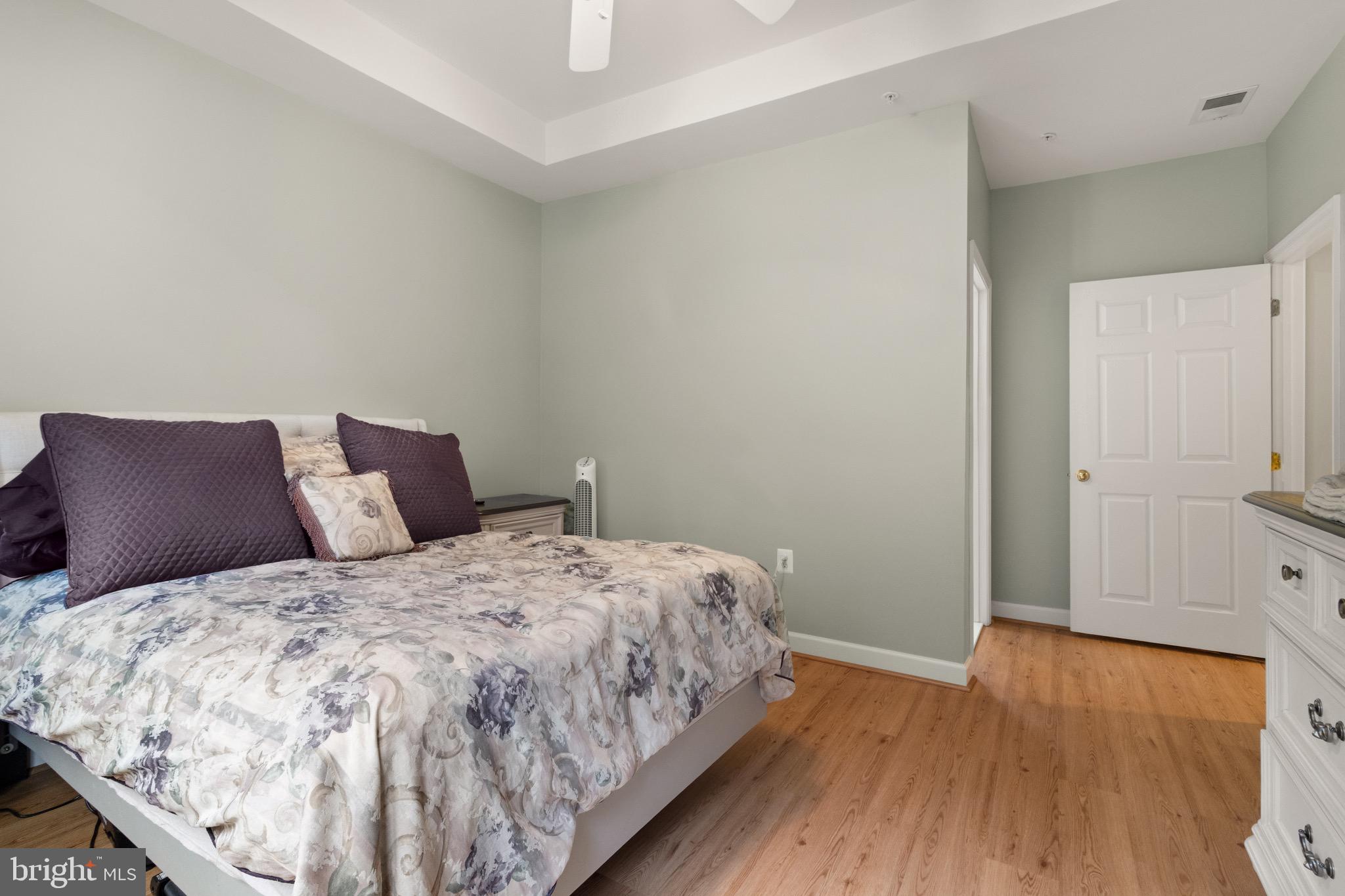 OVERLOOK CONDOMINIUM - Residential