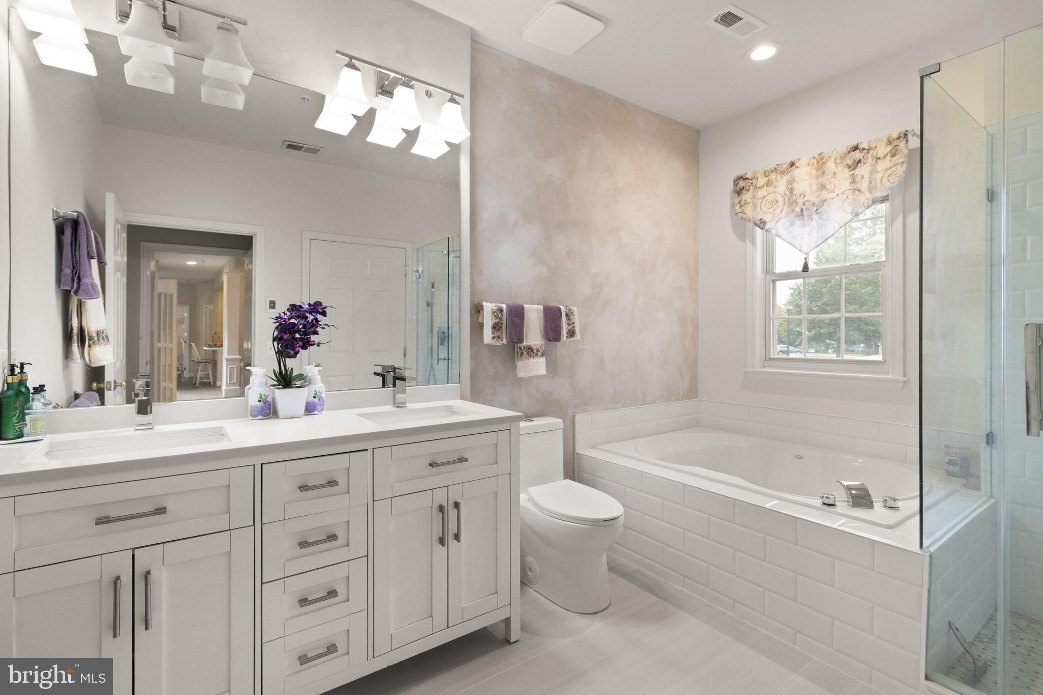 OVERLOOK CONDOMINIUM - Residential