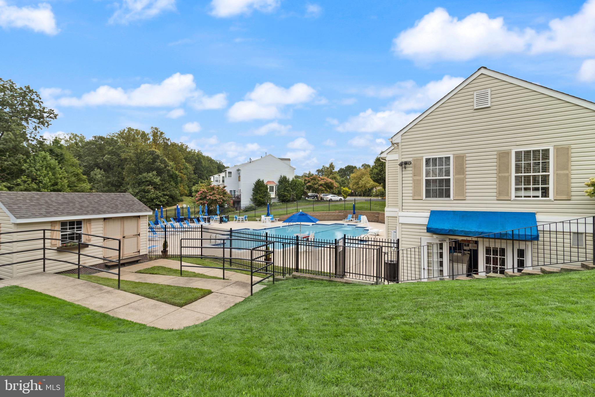 OVERLOOK CONDOMINIUM - Residential