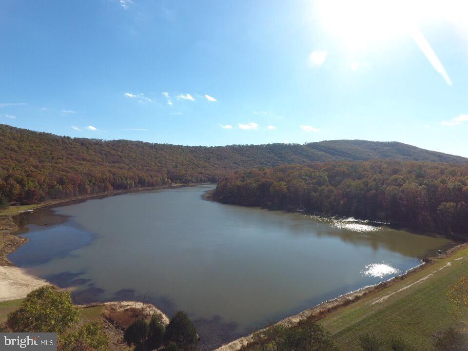 LAKE FERNDALE - Land