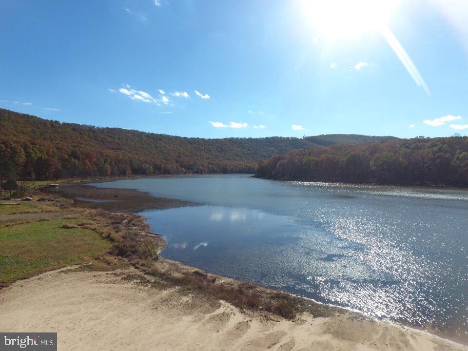 LAKE FERNDALE - Land