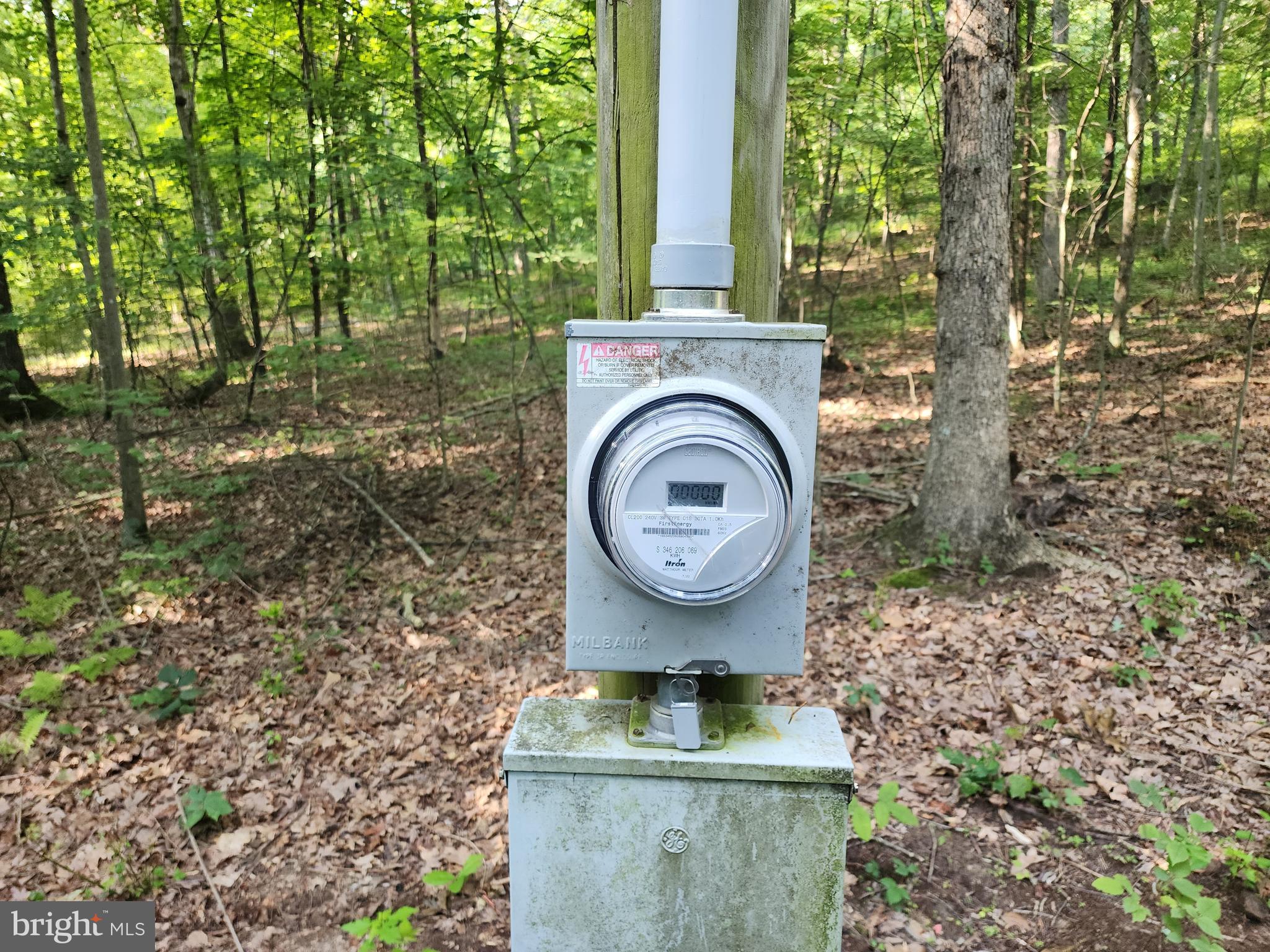 LAKE FERNDALE - Land