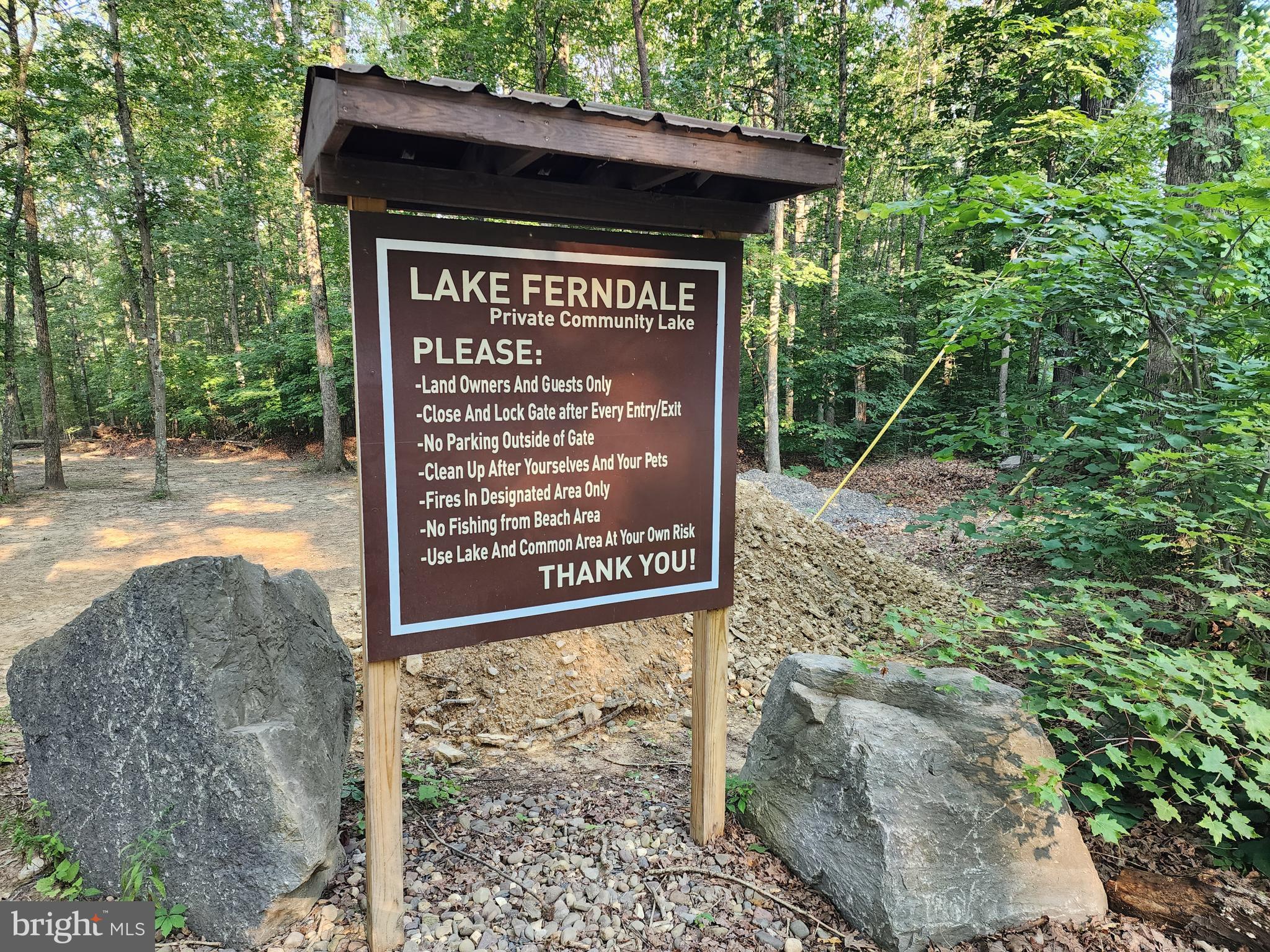 LAKE FERNDALE - Land
