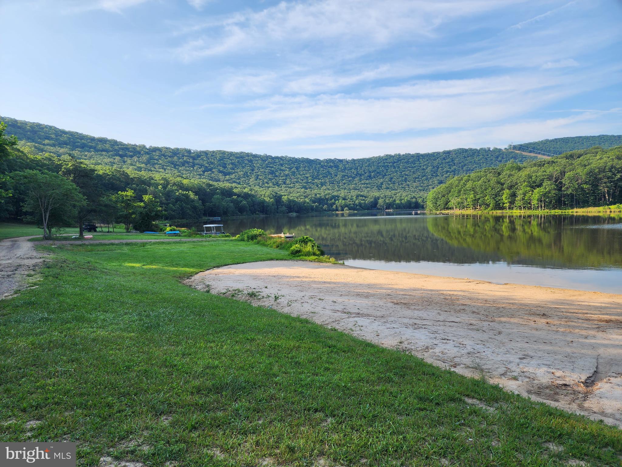 LAKE FERNDALE - Land