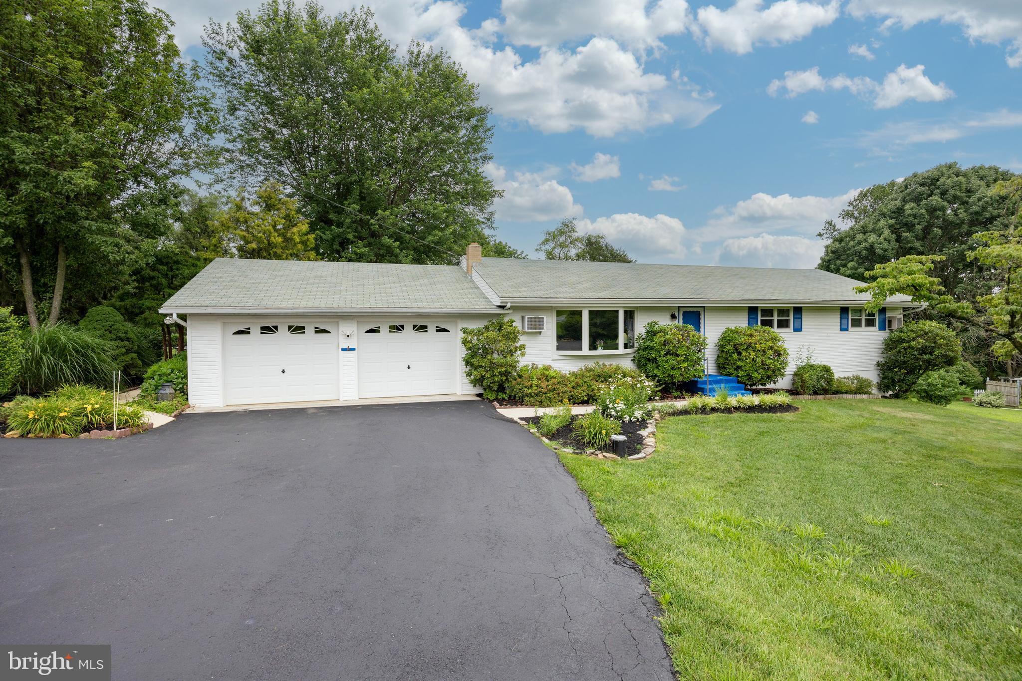 1526 WALTON DRIVE