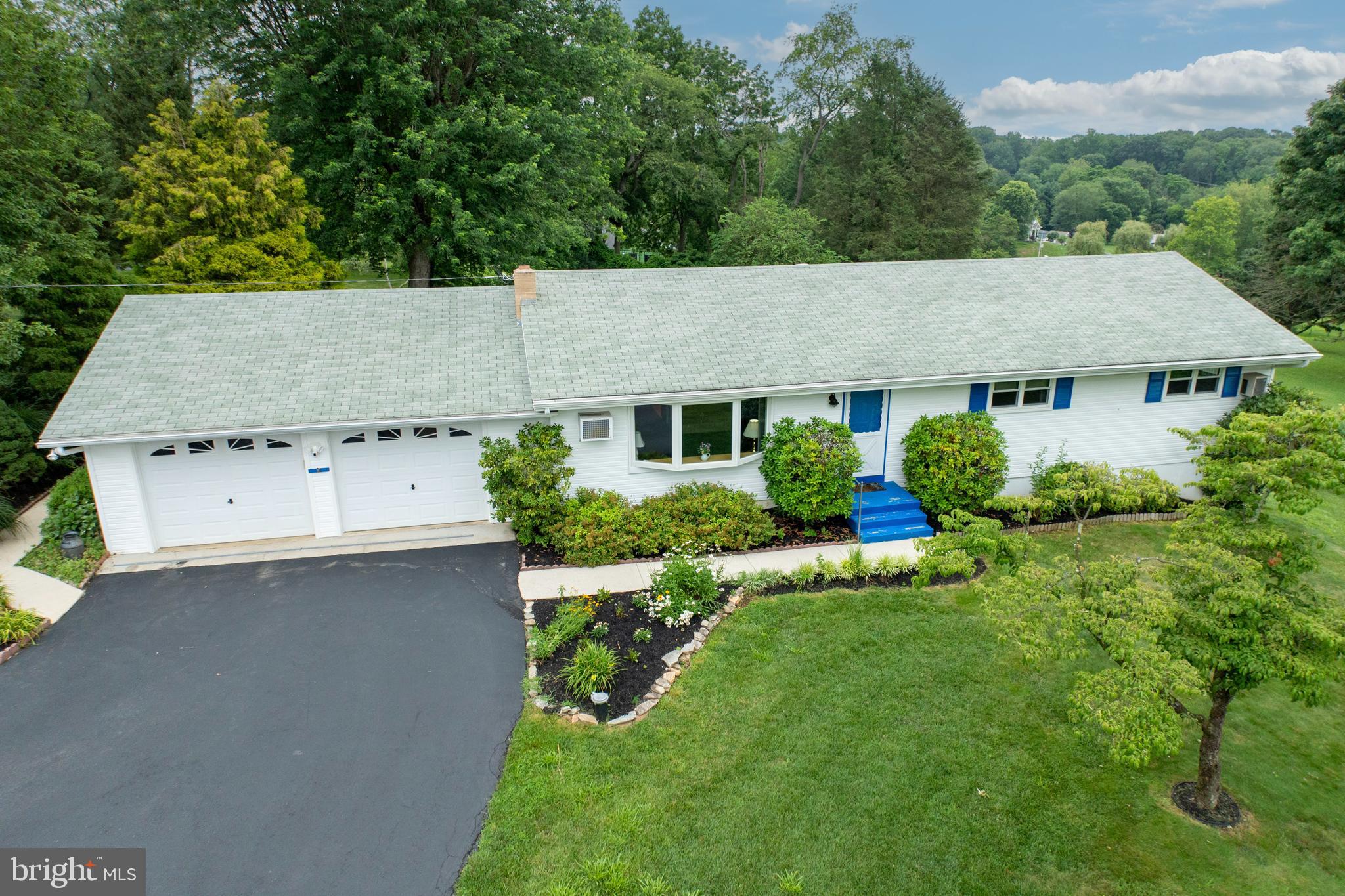 1526 WALTON DRIVE