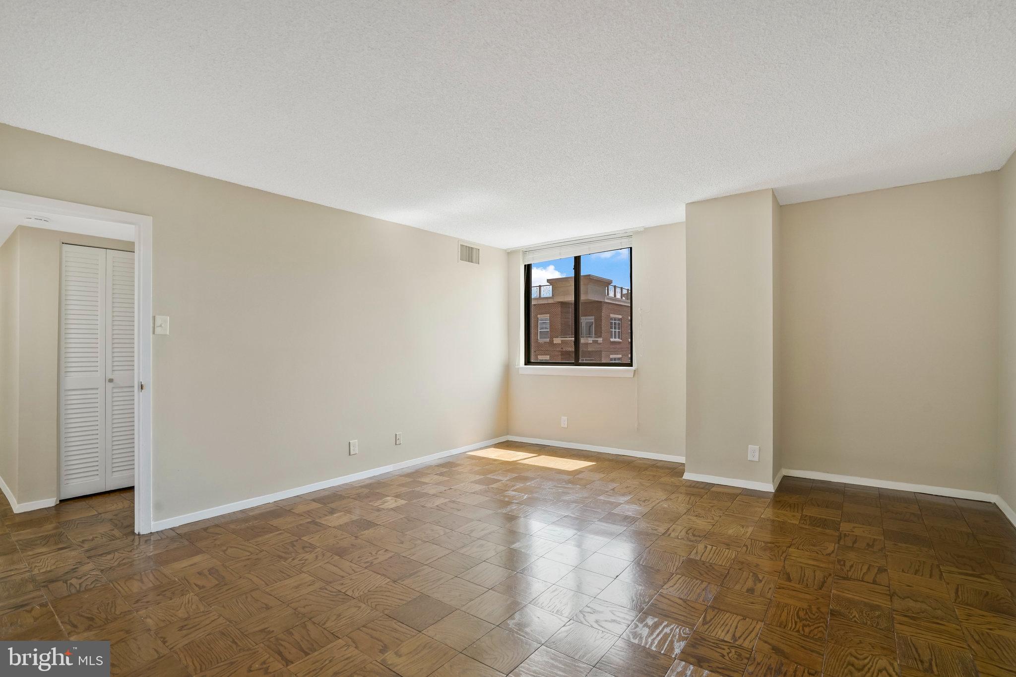 TOWER VILLAS - Residential