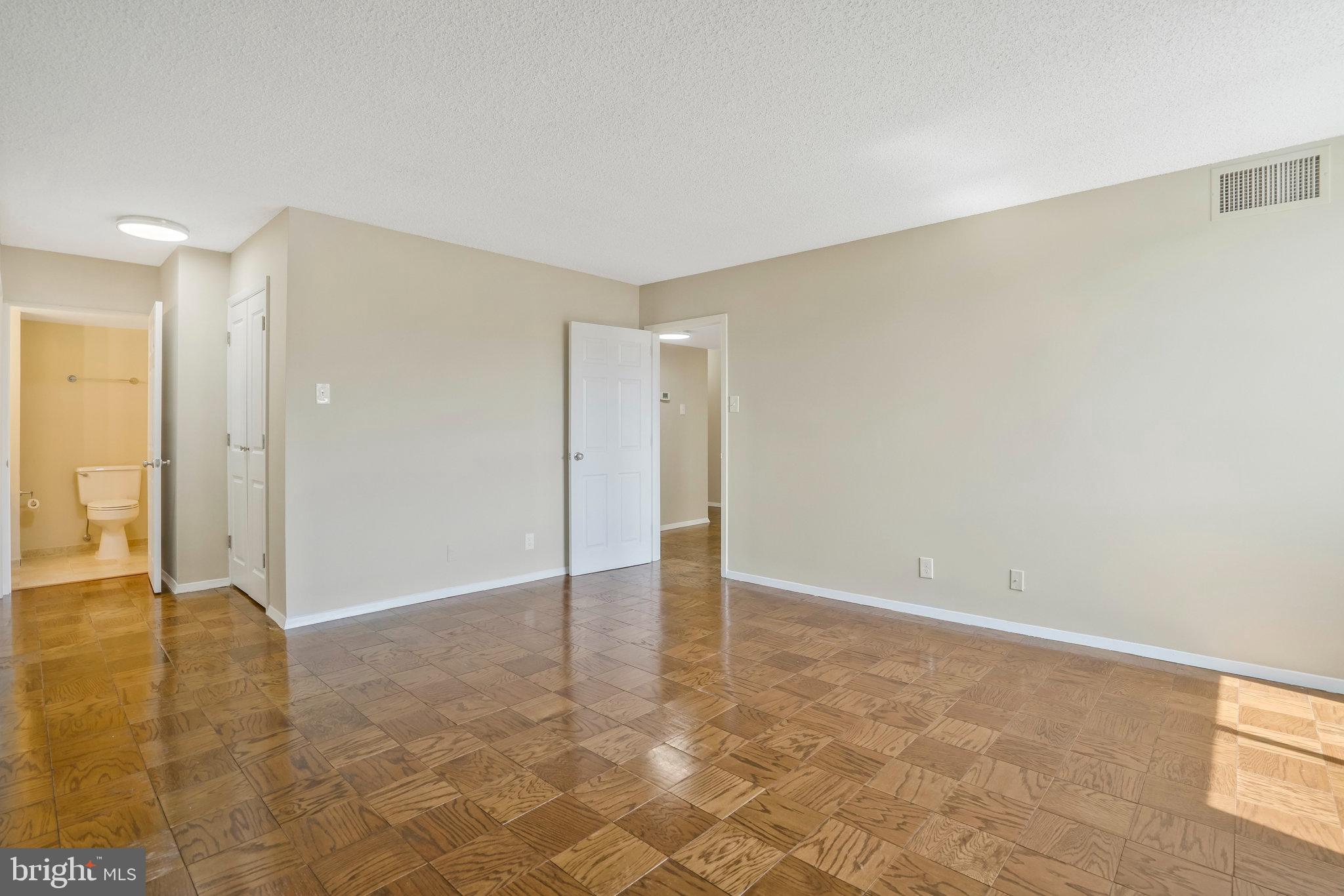 TOWER VILLAS - Residential