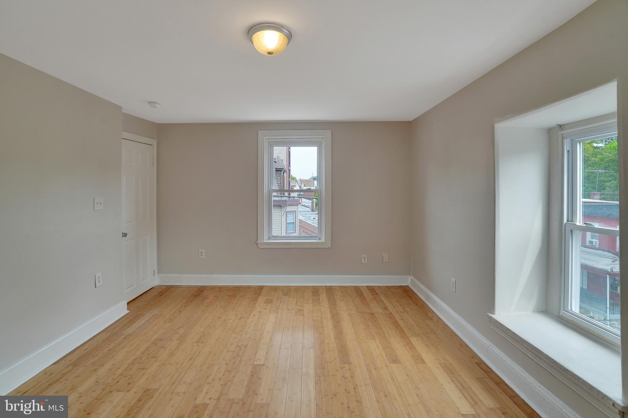 WEST OAK LANE - Residential Income