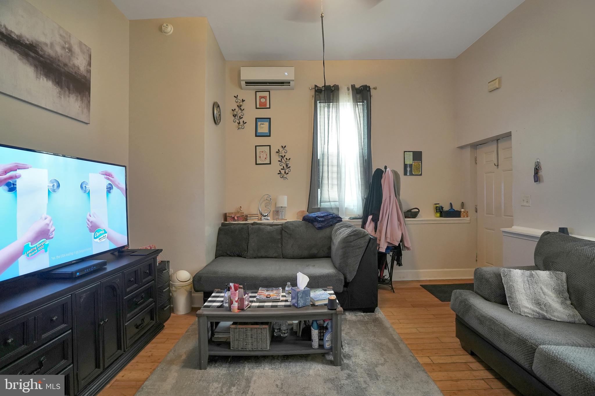 WEST OAK LANE - Residential Income