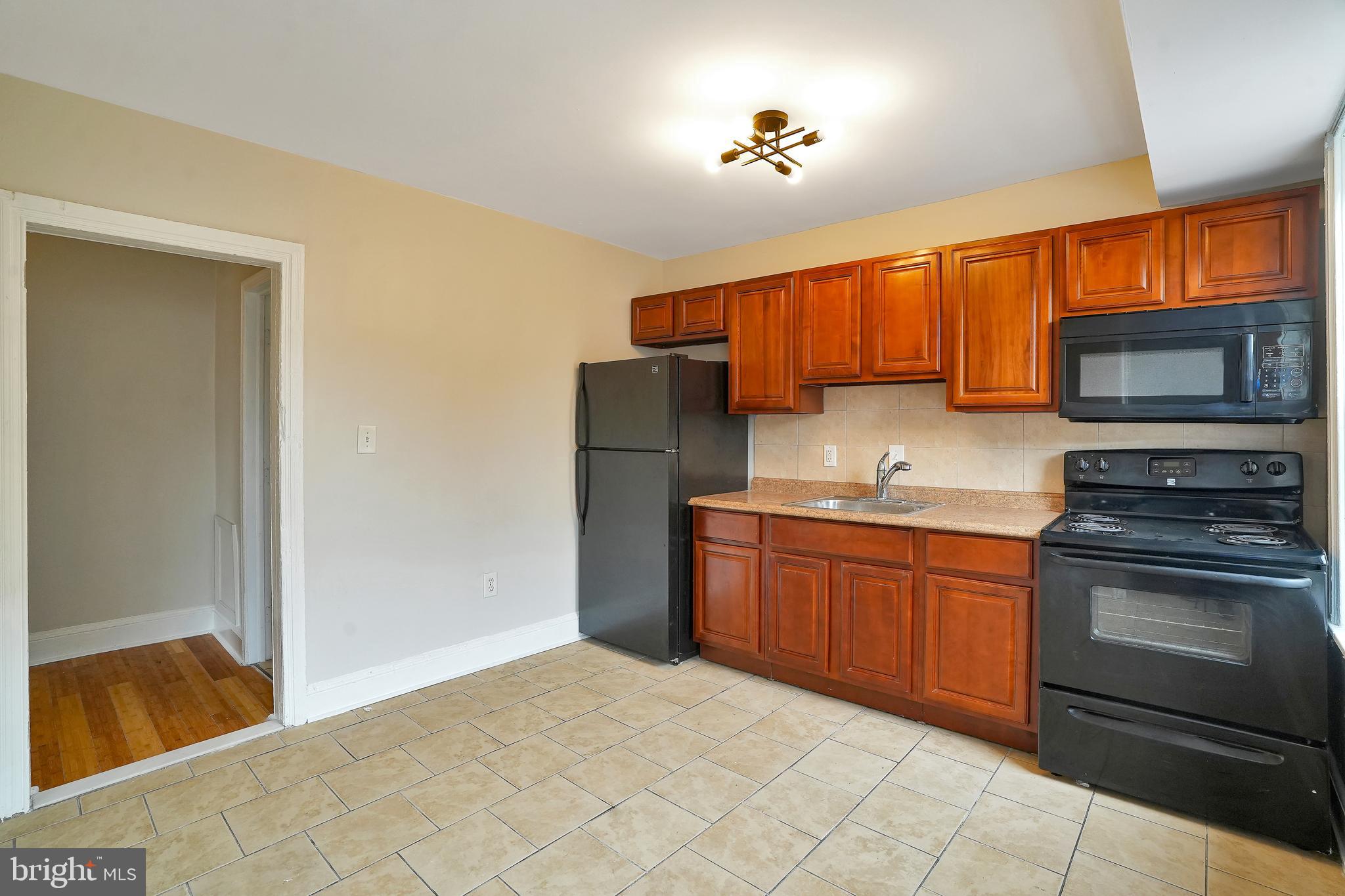 WEST OAK LANE - Residential Income