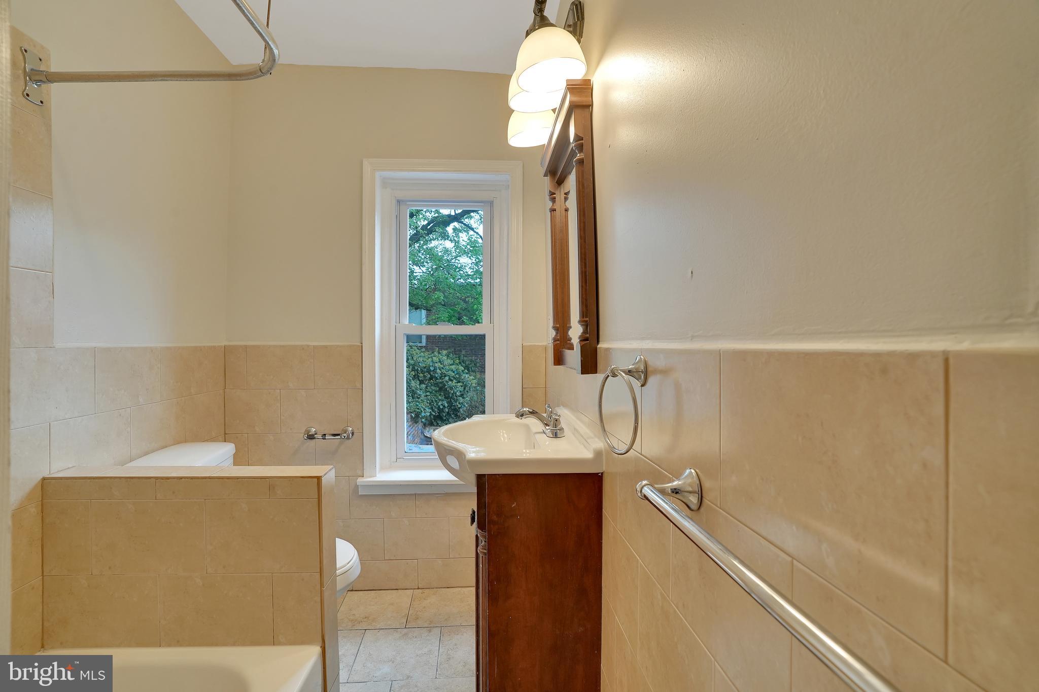 WEST OAK LANE - Residential Income