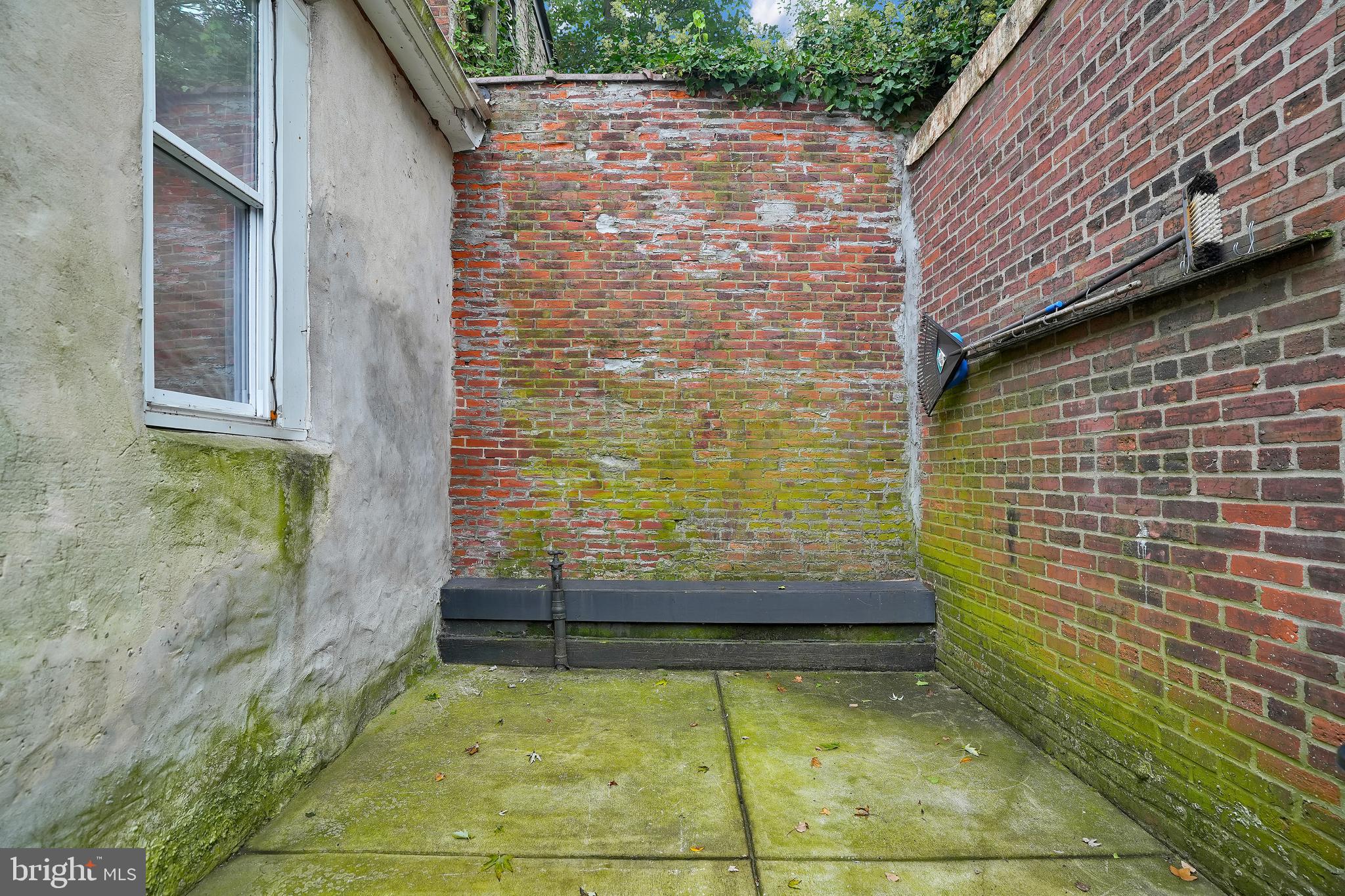 WEST OAK LANE - Residential Income