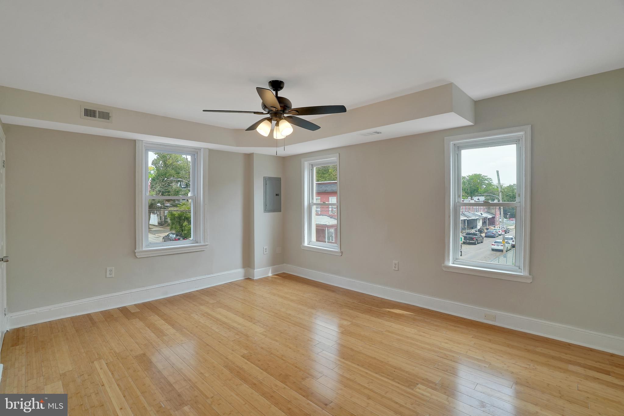 WEST OAK LANE - Residential Income