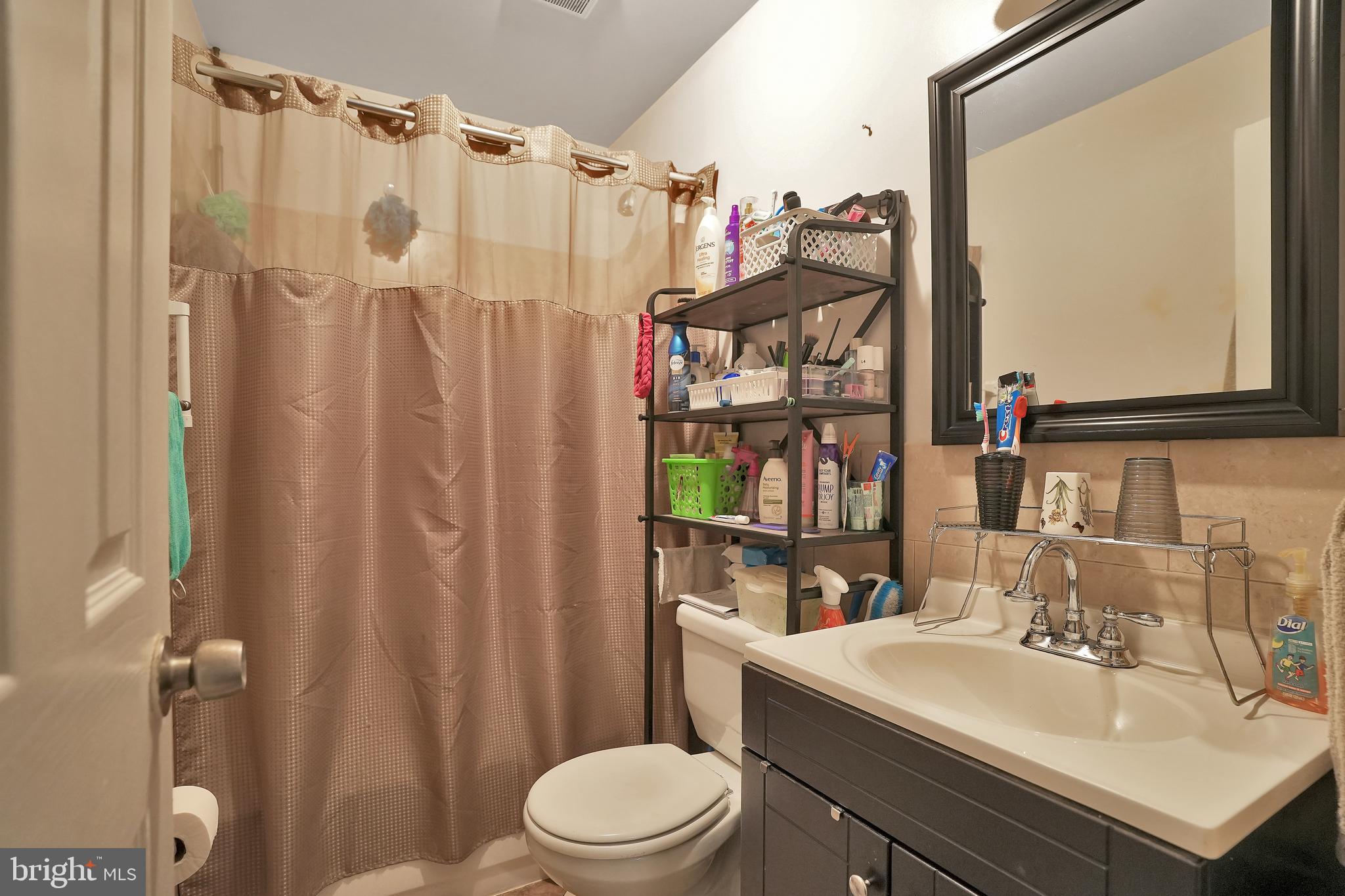 WEST OAK LANE - Residential Income