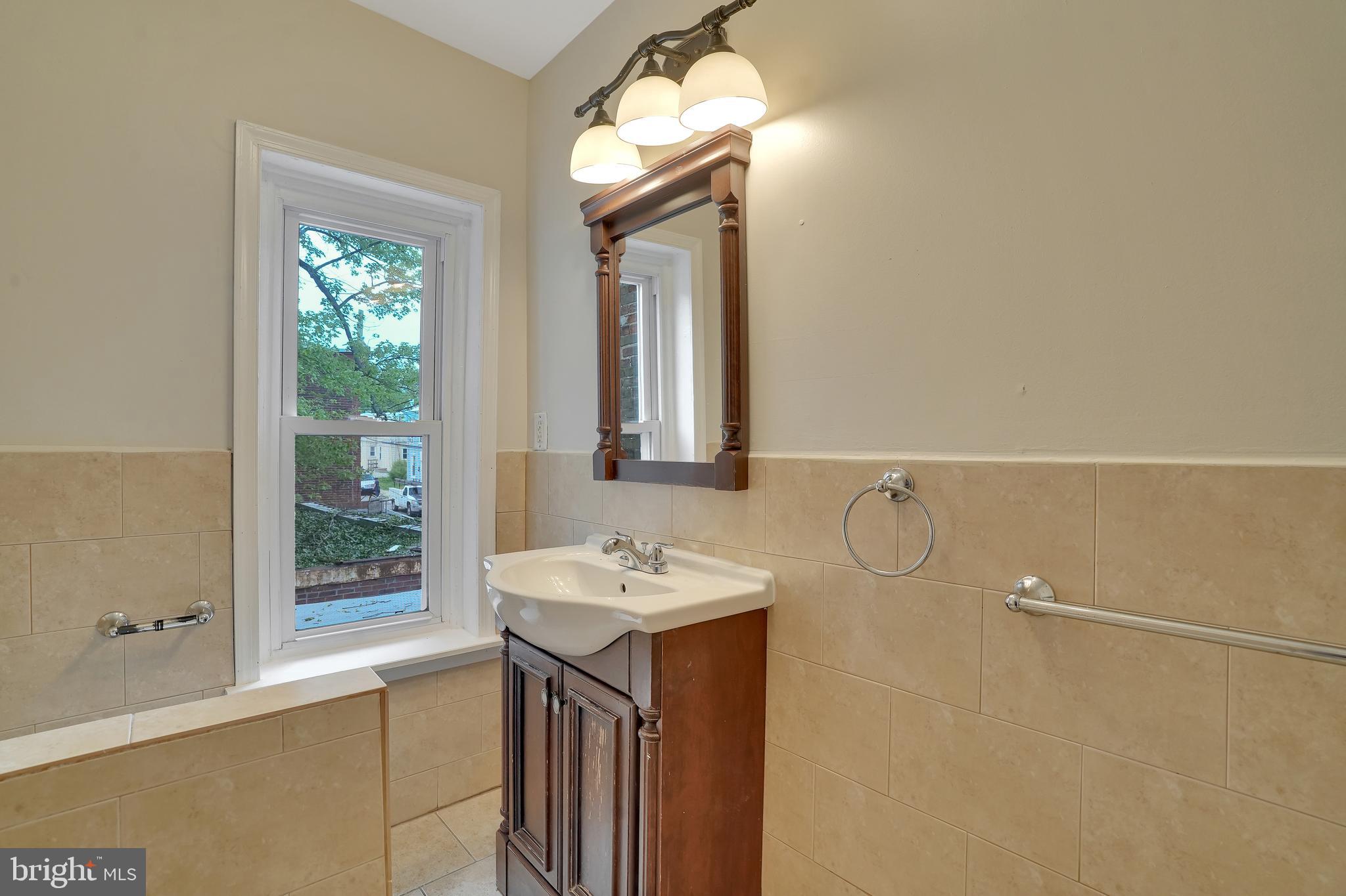 WEST OAK LANE - Residential Income