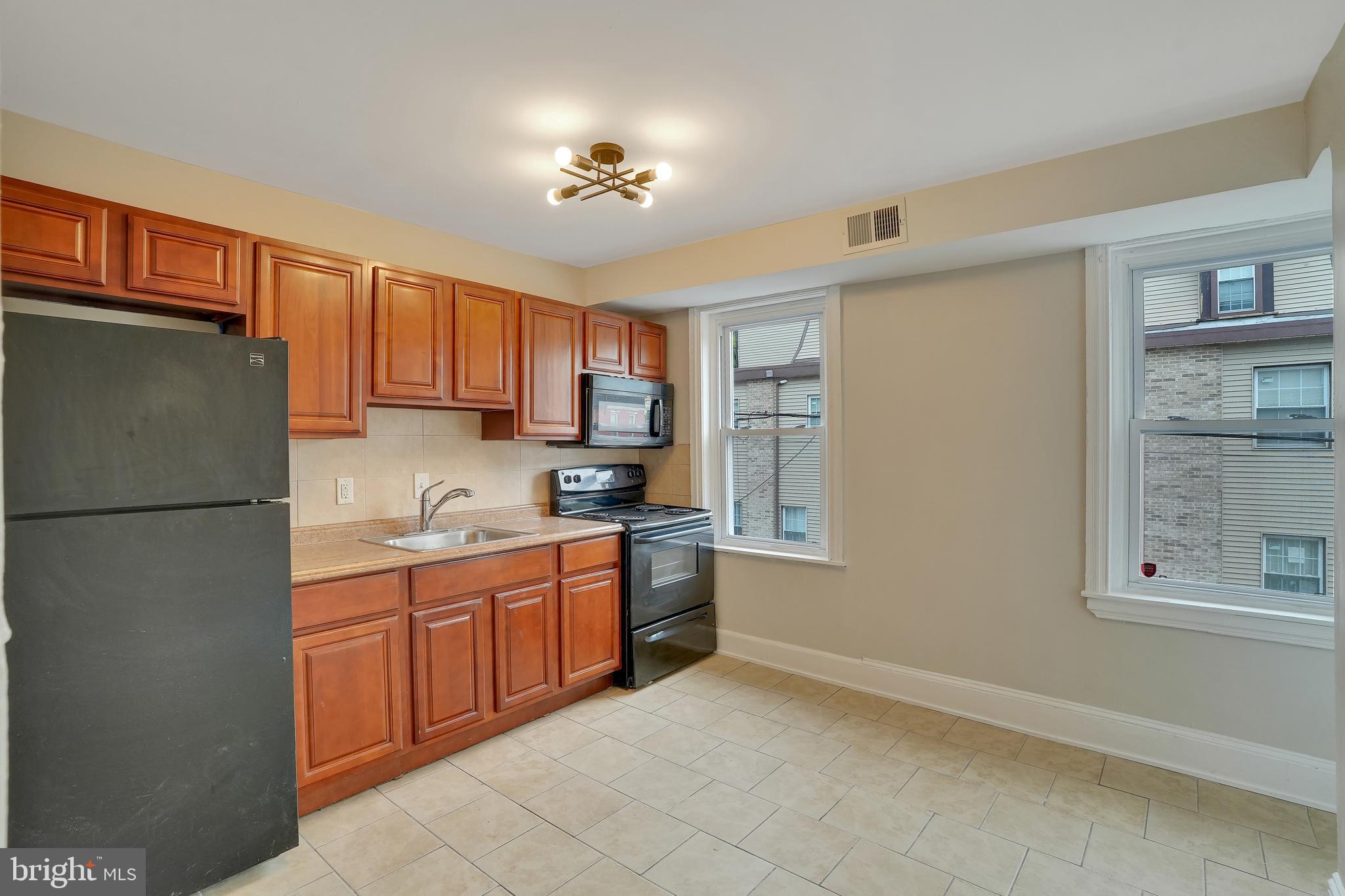 WEST OAK LANE - Residential Income