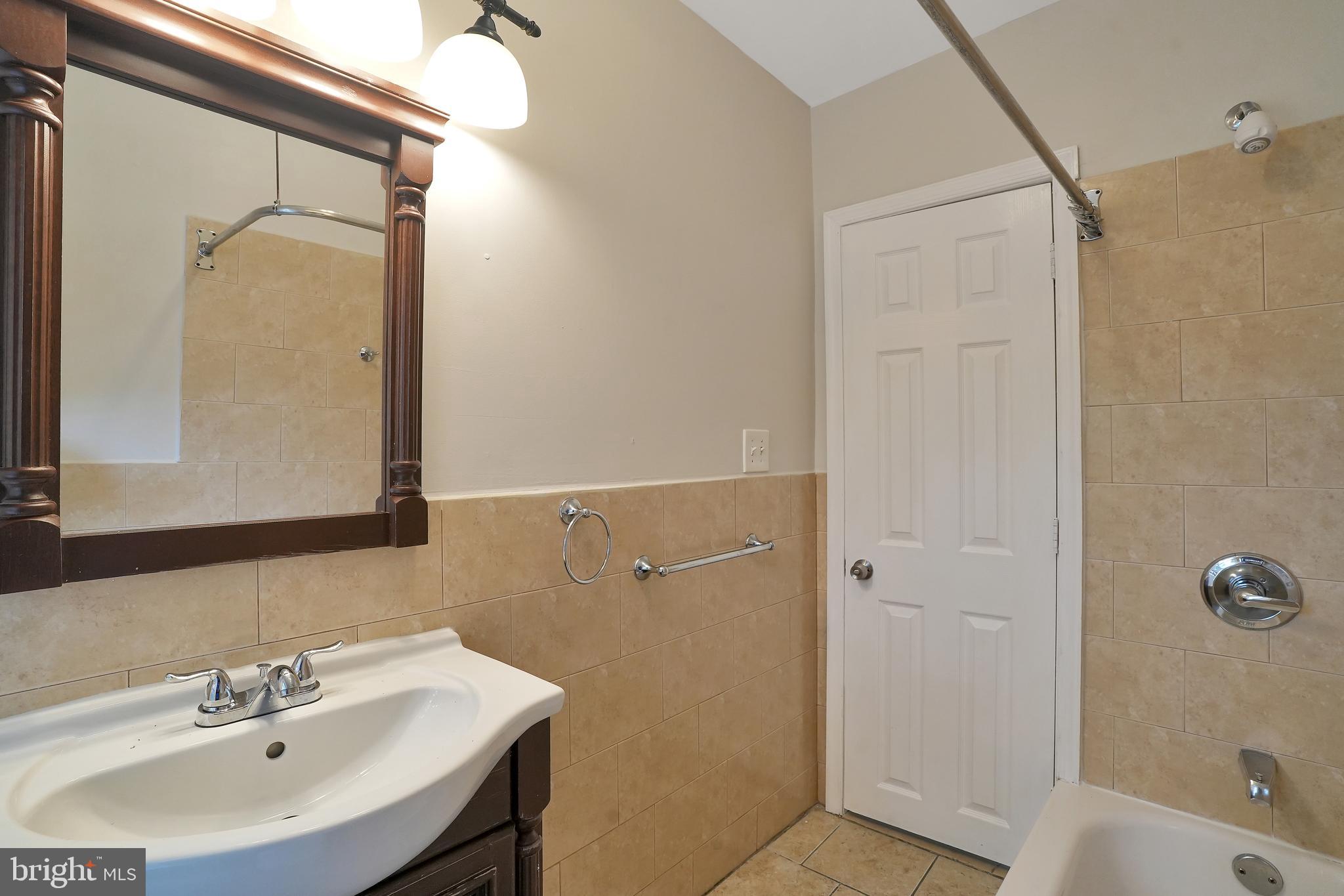 WEST OAK LANE - Residential Income