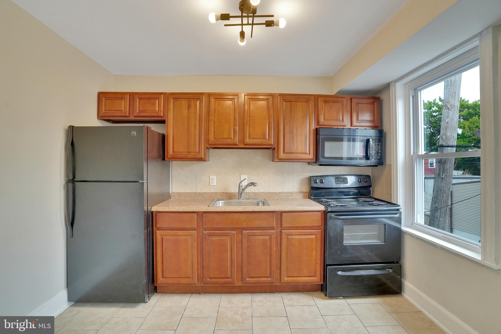 WEST OAK LANE - Residential Income