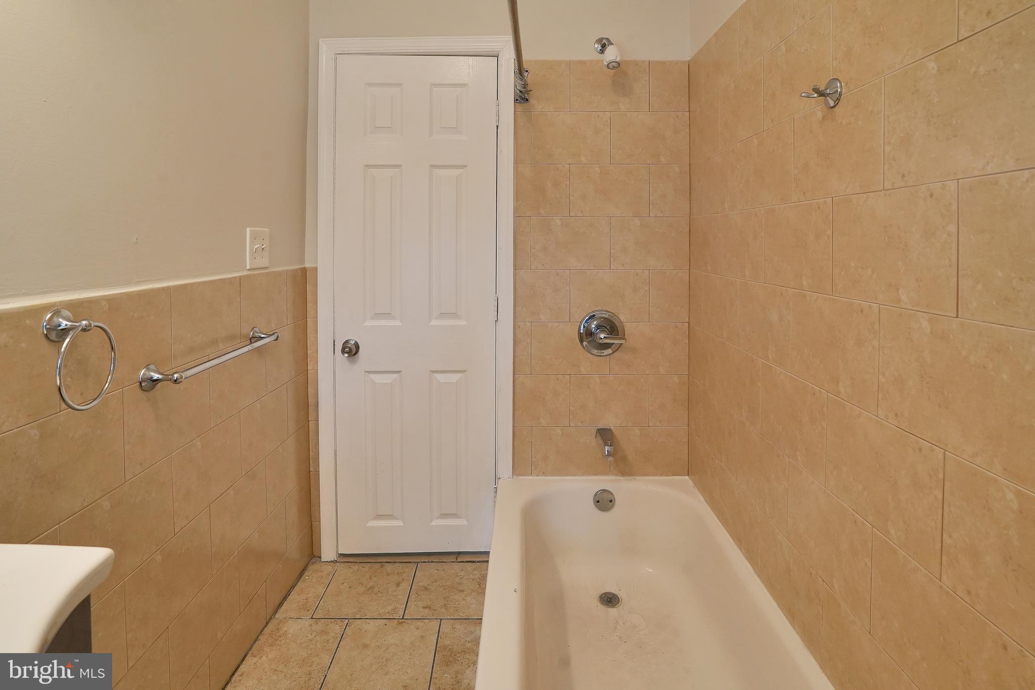 WEST OAK LANE - Residential Income