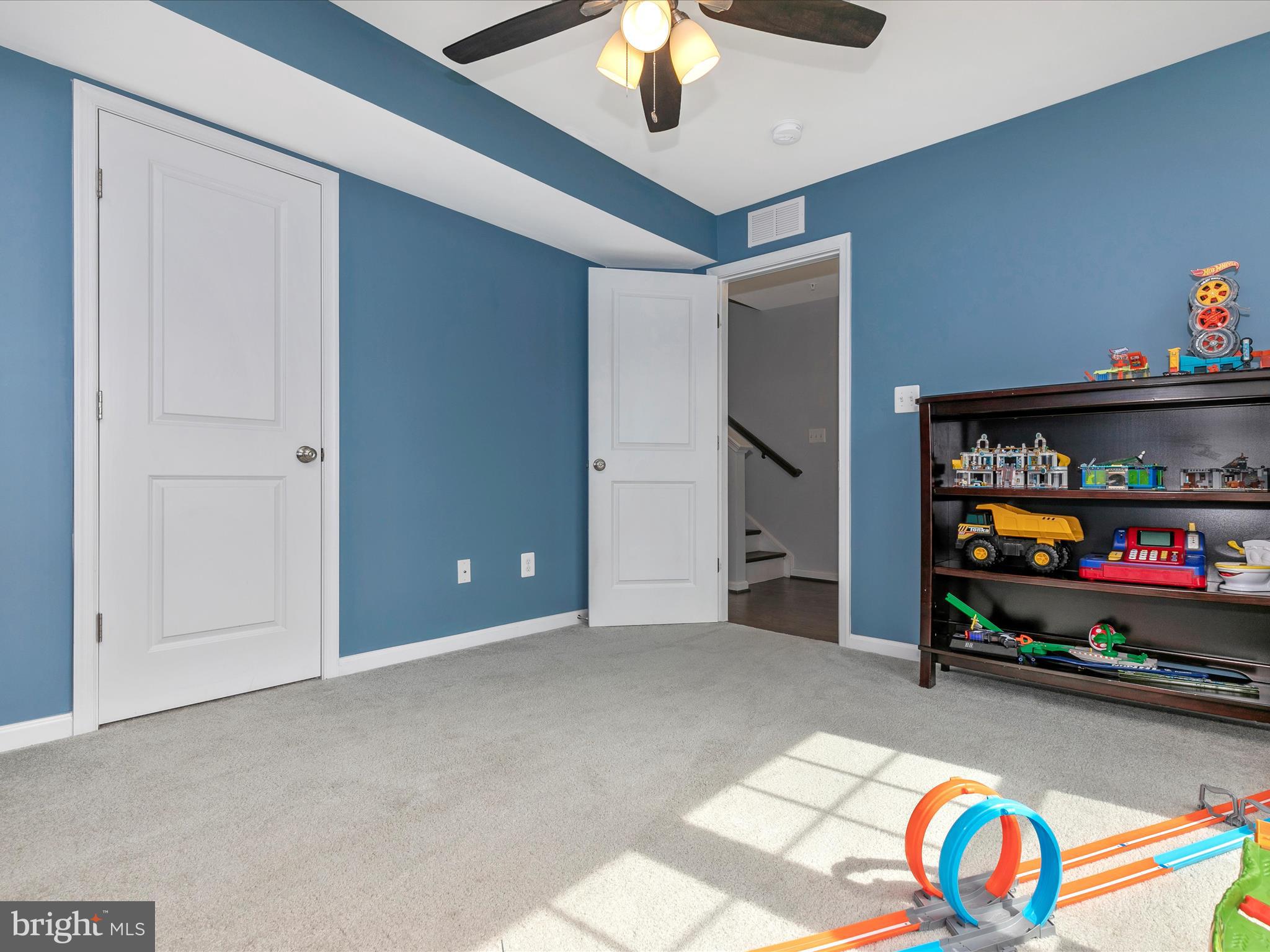 TALLYN RIDGE - Residential