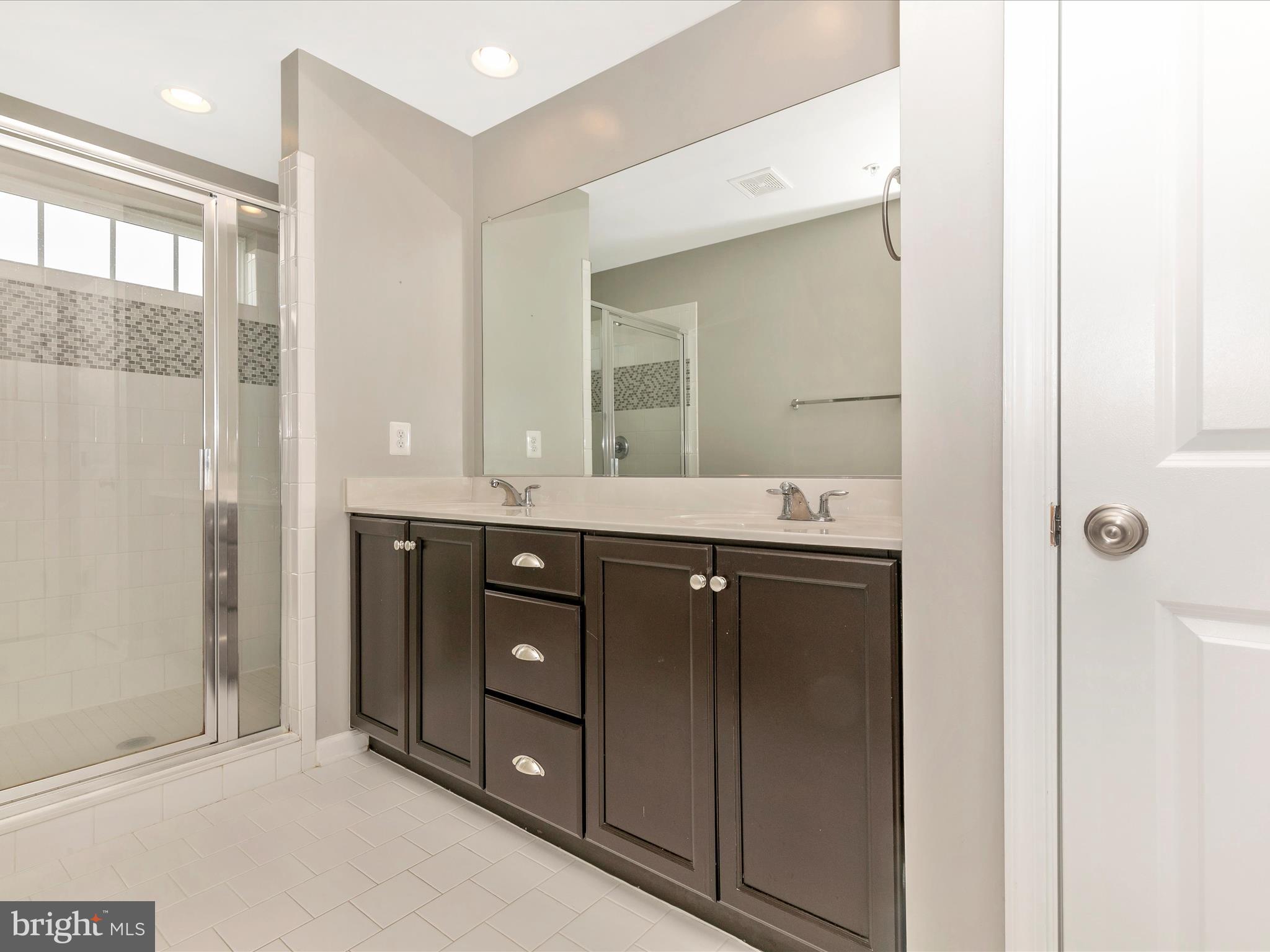 TALLYN RIDGE - Residential