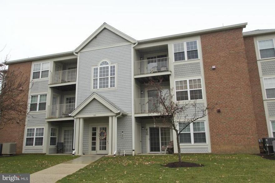 Your chance to lease a 2 bedroom penthouse condo that overlooks the large quiet common area. From the private deck to the freshly painted interior with an updated bathroom. All new windows, sliders, HVAC and ceiling fans will keep energy cost low. Other updates include dishwasher, lighting, and disposal. Act now this one won't last.