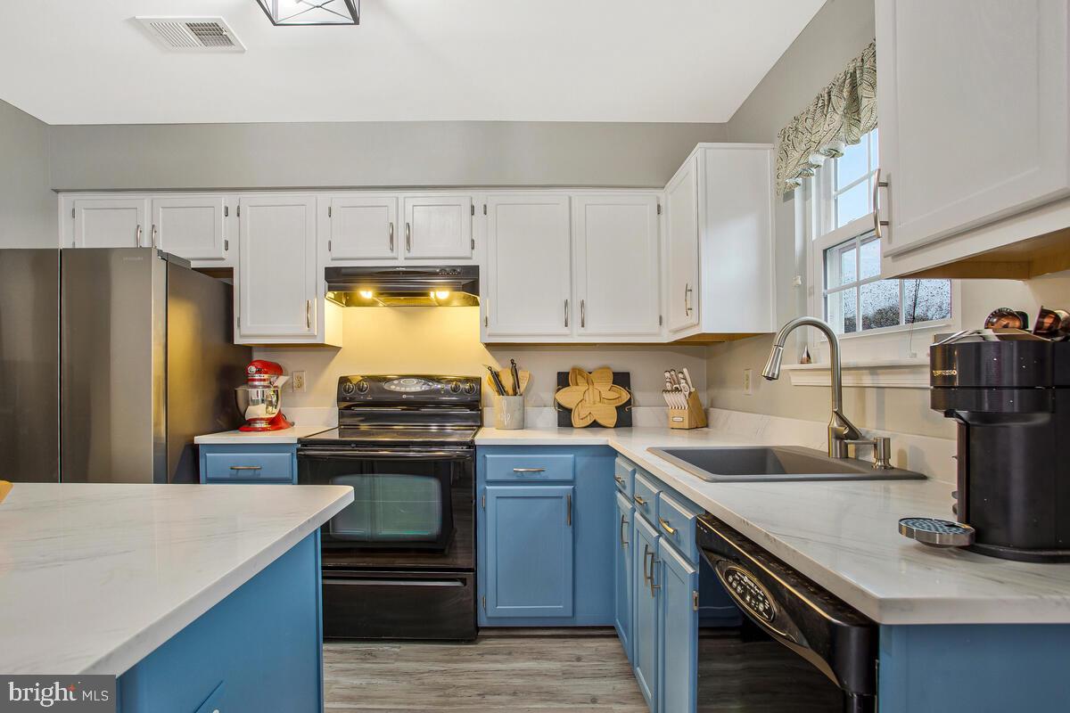 STONEHAVEN MEWS - Residential